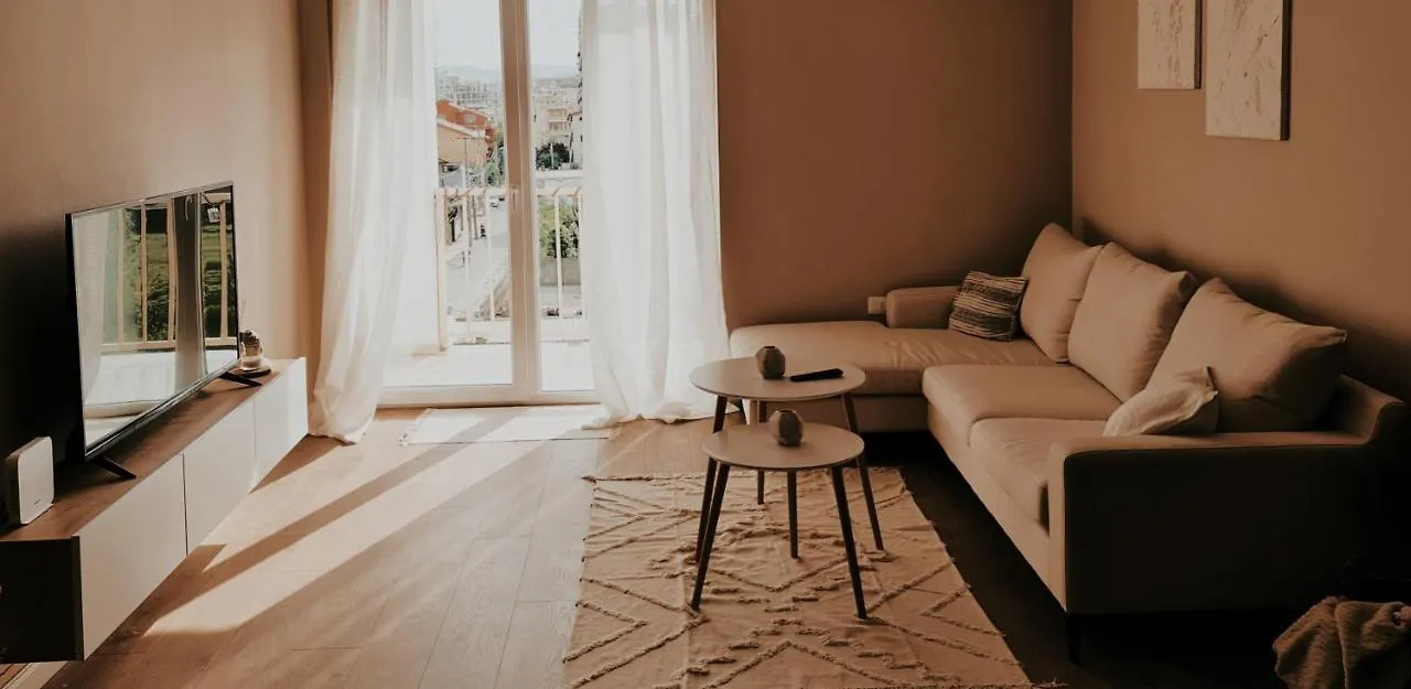 S T R E H E Z A Apartment Tirana 0*,