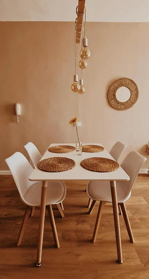 S T R E H E Z A Apartment Tirana 0*,
