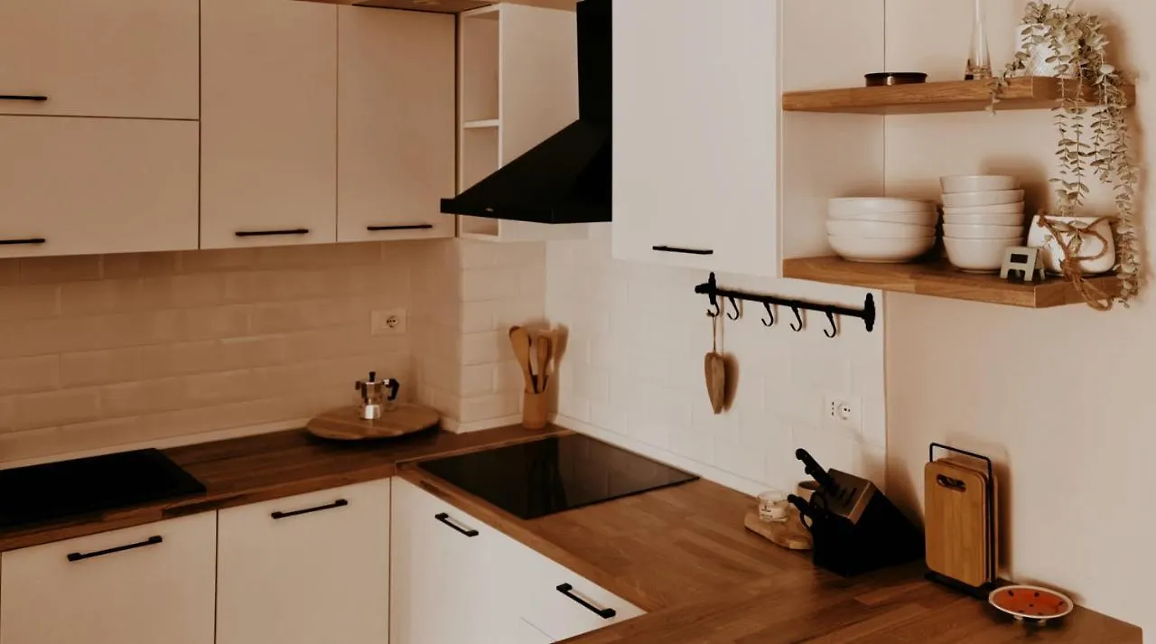 S T R E H E Z A Apartment Tirana