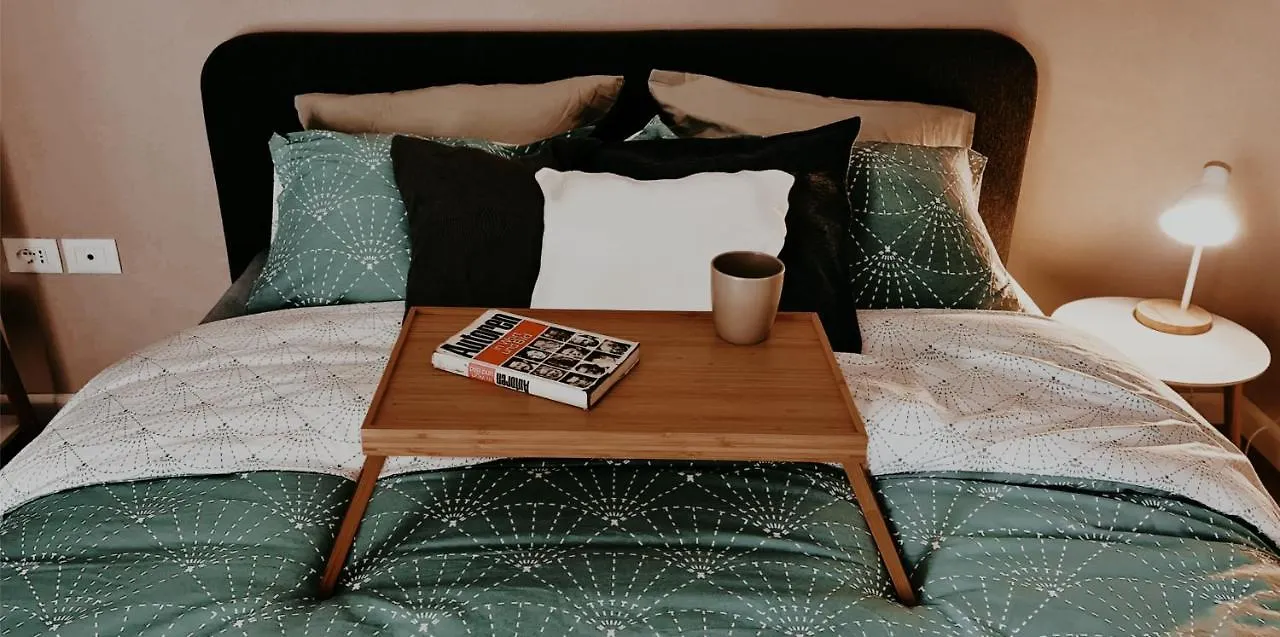 S T R E H E Z A Apartment Tirana