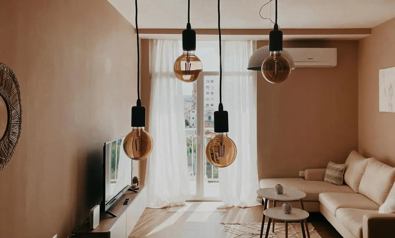 S T R E H E Z A Apartment Tirana 0*,