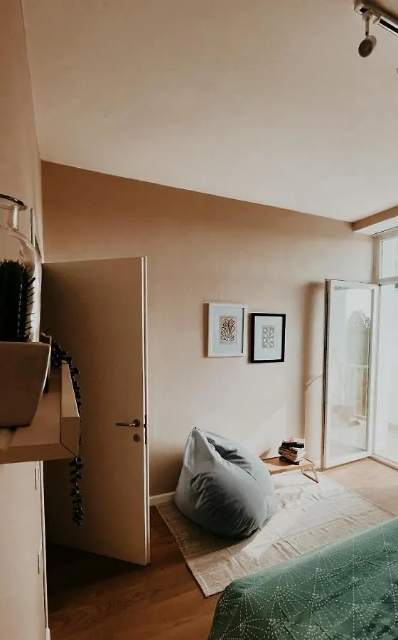 S T R E H E Z A Apartment Tirana